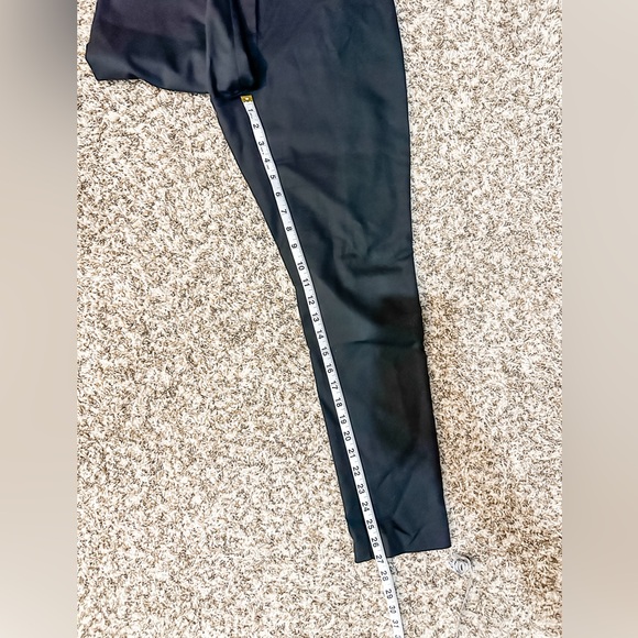 Aritzia Babaton Black Dress Pants - Size 6 - Picture 12 of 13